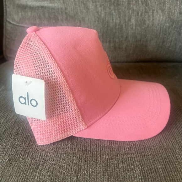 ALO Yoga Trucker Hat - Picture 3 of 4